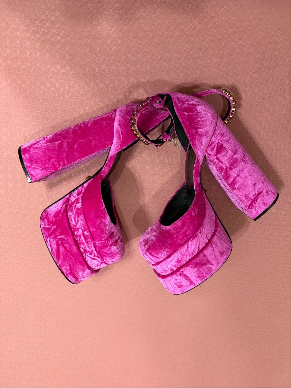Versace
Medusa Aevitas velvet platform pumps - Picture 12 of 13